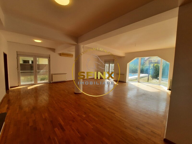 Vila spatioasa si luminoasa cu piscina si curte, in apropiere de British School,