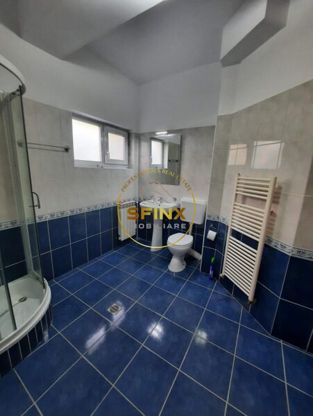 Vila spatioasa si luminoasa cu piscina si curte, in apropiere de British School,